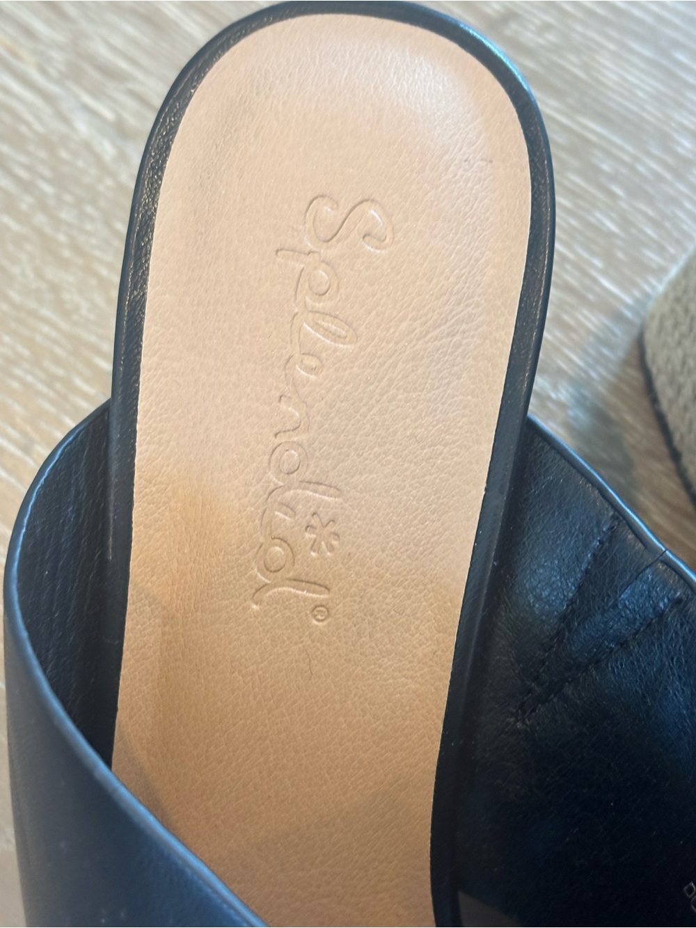 Splendid Black Crisscross Leather Mule Slides - Picture 3 of 4